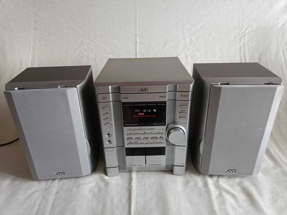 Музыкальный центр с BlueTooth.