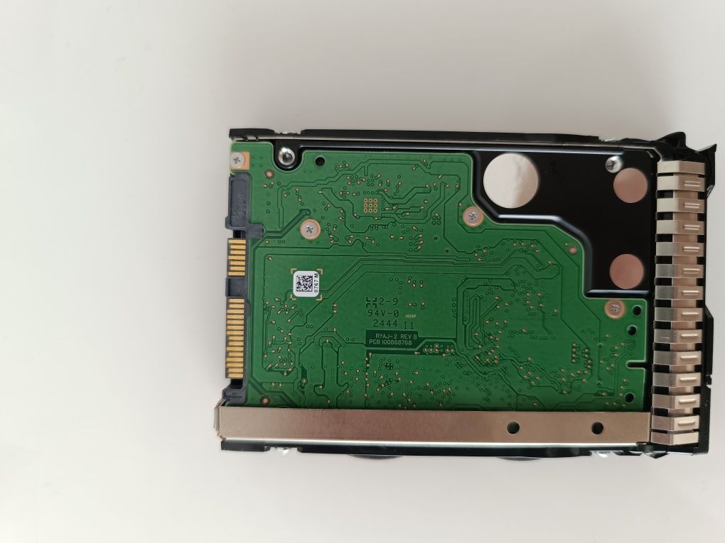 Продам Жёсткий диск HPE SAS 2.4TB! Новый!