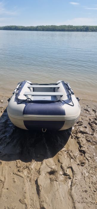 Barca cu motor de 4 cp