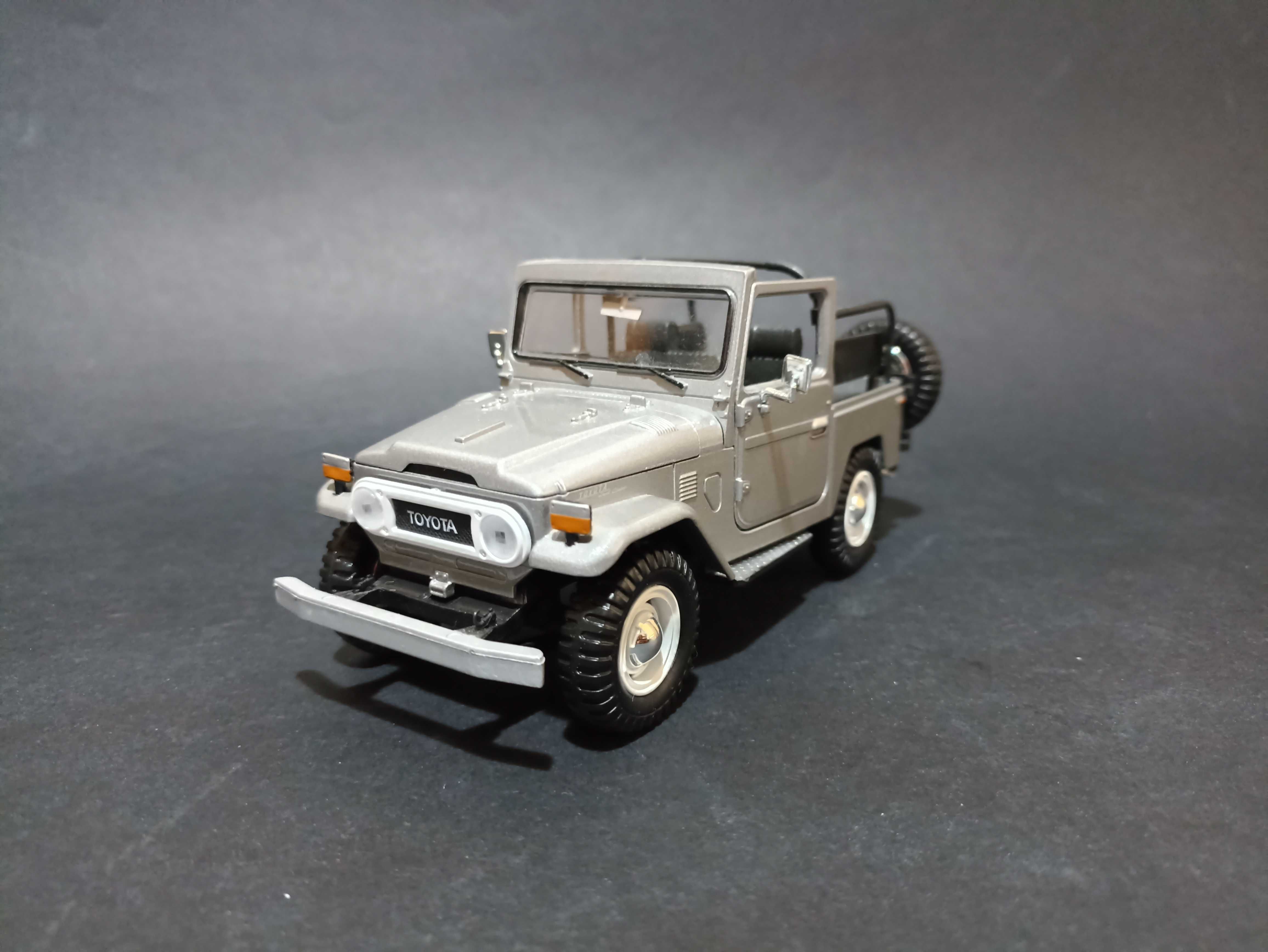 Macheta Motormax 1:24, Toyota FJ40