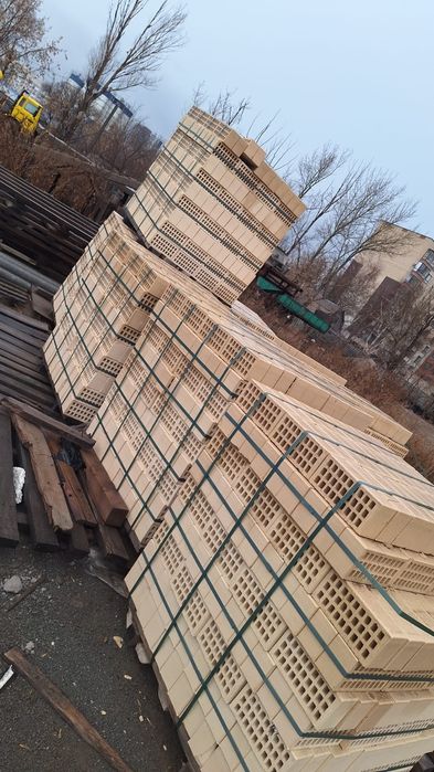 Продам кирпич Облицовка жёлтый  3000 шт новый