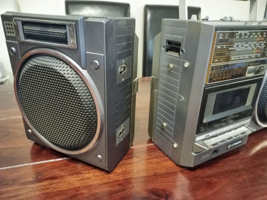 Hitach - радио касетофон