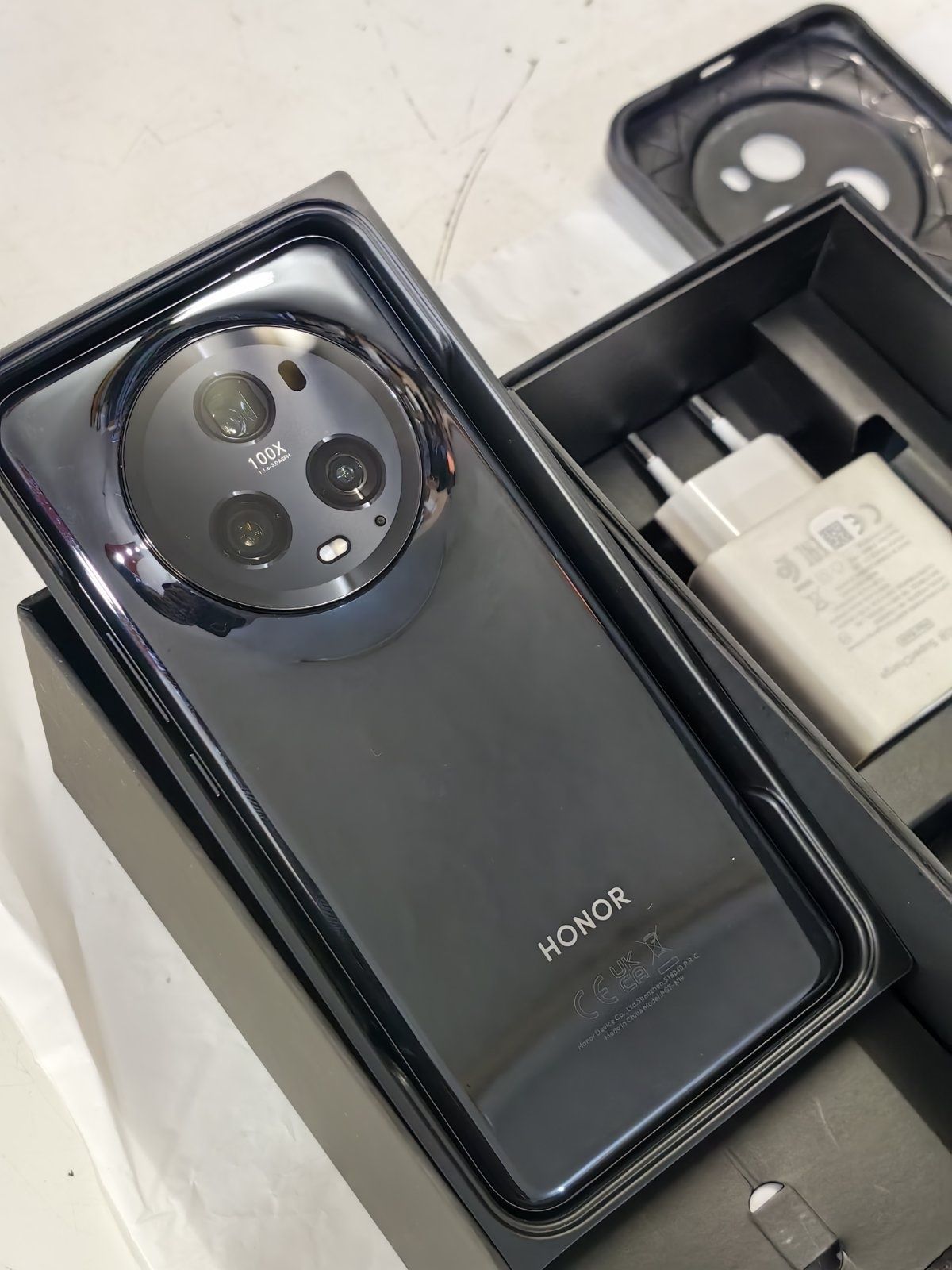 Honor magic 5 pro /гаранция 5 месеца