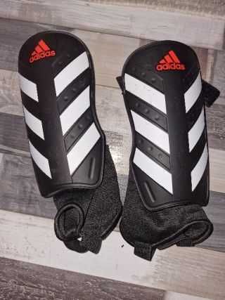 футболни кори Адидас