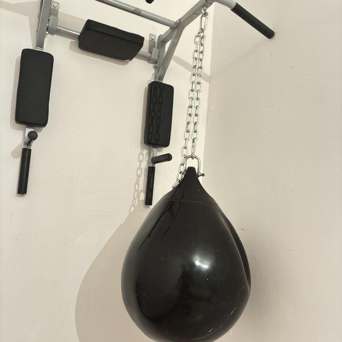 Продам боксерскую грушу