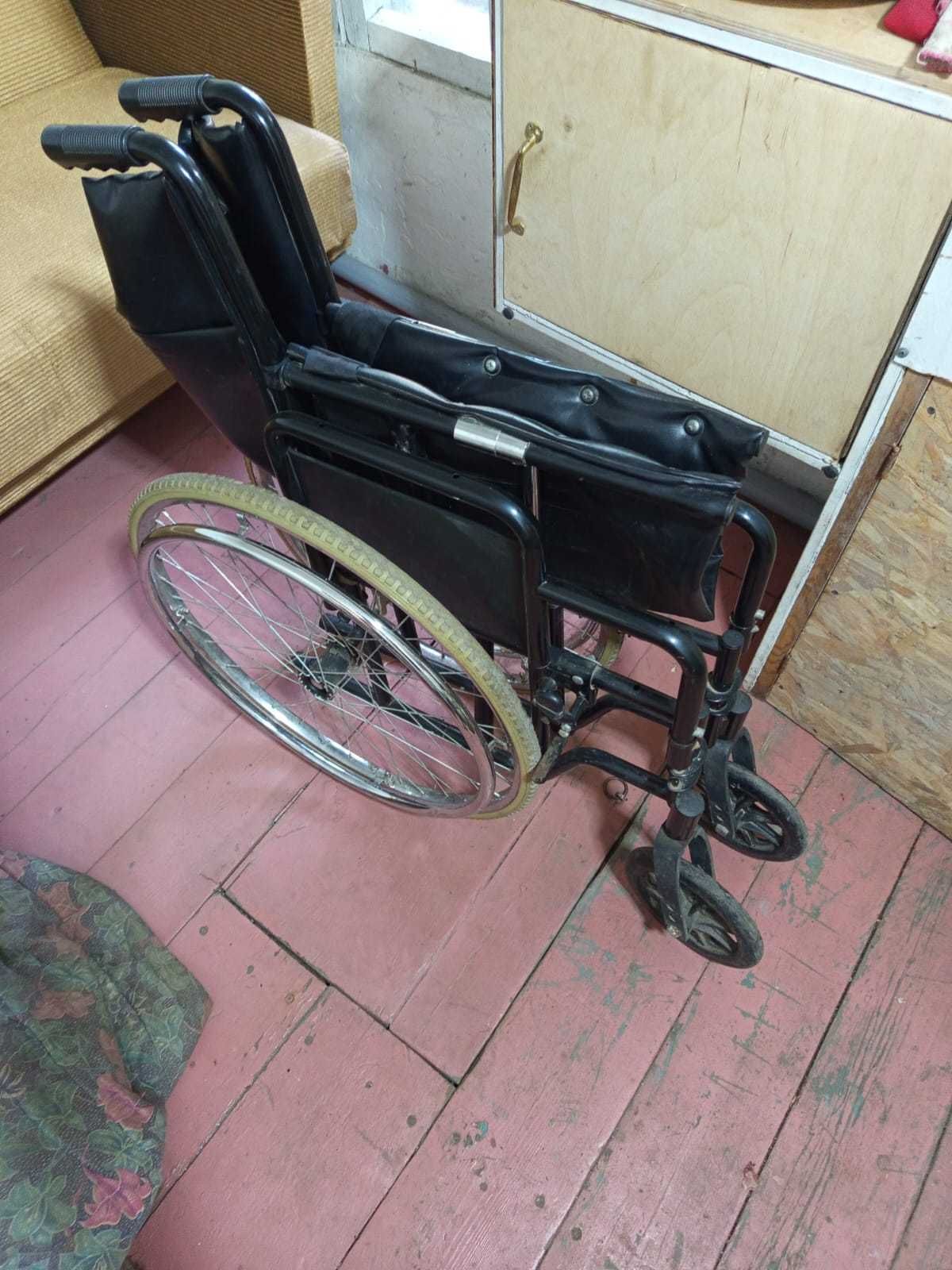 Продам инвалидную коляску