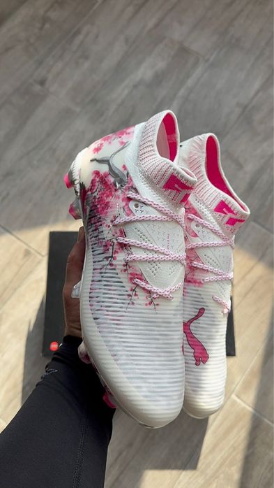 Бутсы Сакура в идеальном состоянии