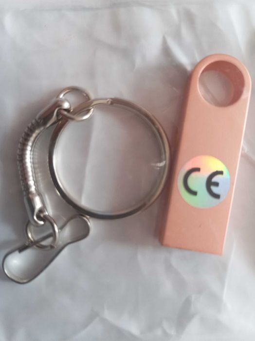 Новая флешка  100 Gb.