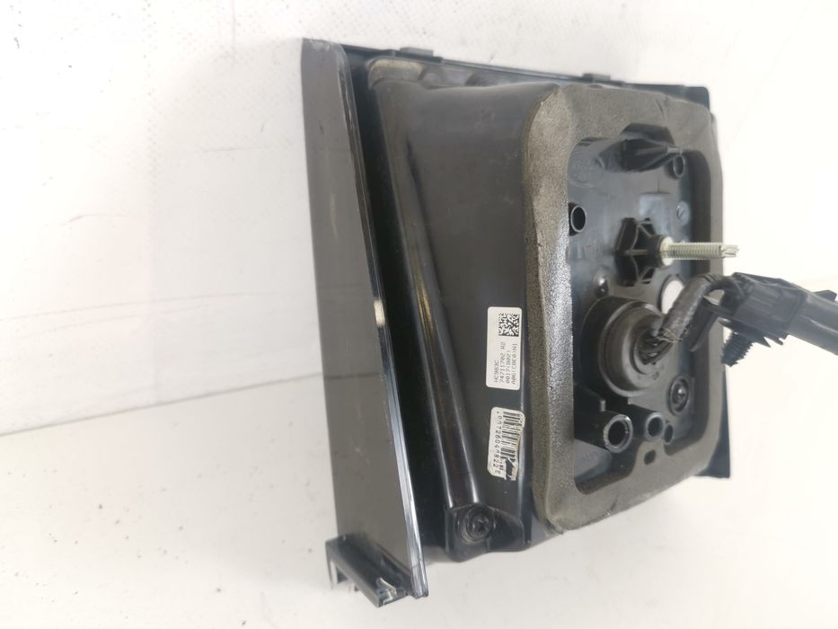 Стоп Десен Land Rover Discovery Sport 1 [фейслифт] [ - ] Повреден Ориг