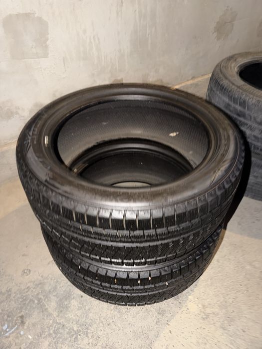 Зимние шины 235/45/R18