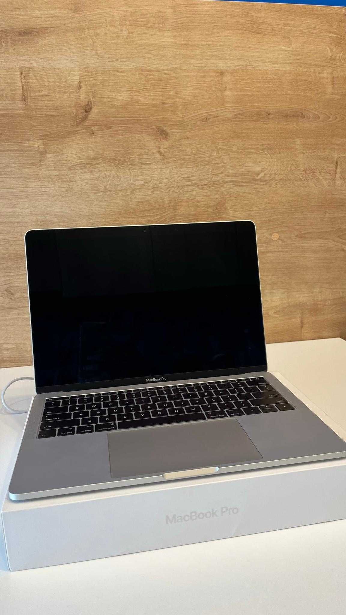 MacBook Pro (13-inch, 2017, Two Thunderbolt 3 ports), stare excelenta