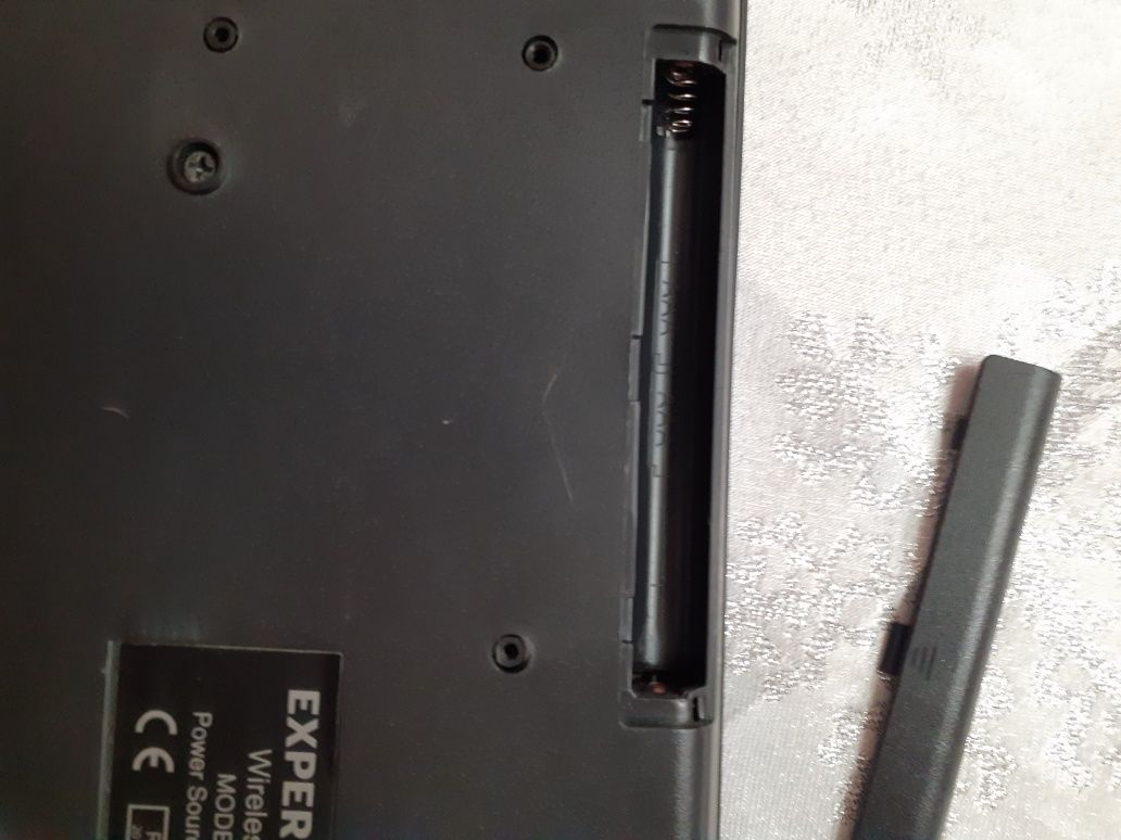 Tastatură wireless.