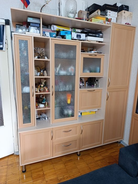 Продаётся тв-тумба и горка в зал