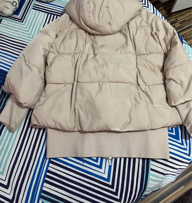 Geaca cu puf de gasca.