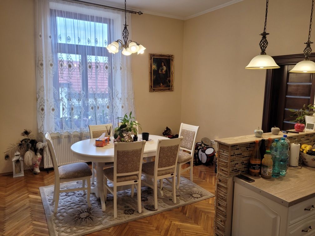 Vând sau schimb cu casa + diferența apartament 3 camere Central