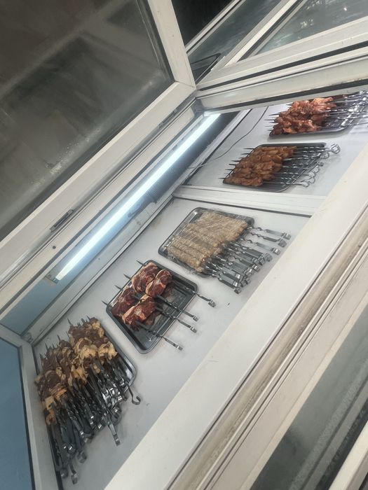 Продаеться холодильник под шашлык в зорошем состояние рабочий