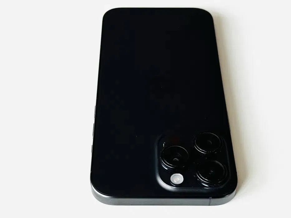 Iphone 16 Pro Max 256GB Black Гаранция 6 месеца