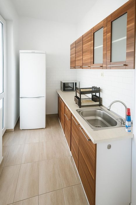 Дава се под наем Тристаен апартамент в Пловдив, Център - 100 кв.м за 434 € - Снимка #1