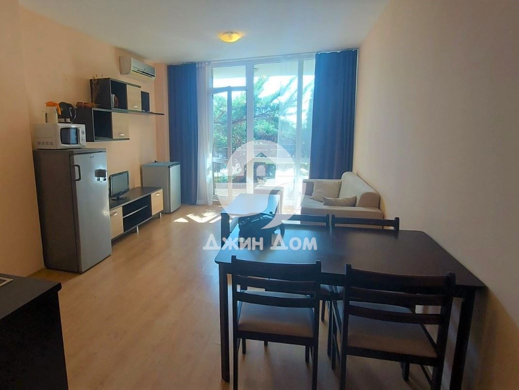 Продава се Двустаен апартамент в Свети Влас - 84 кв.м за 868 €/кв.м - Снимка #1