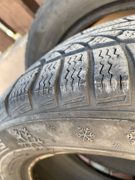 Vand 2 anvelope de iarna 205/55/r16