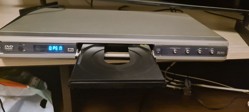 Vând DvD player Amstrad