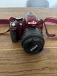 Фотоапарат Nikon 3200 със зарядно, карта памет 64 GB и USB кабел