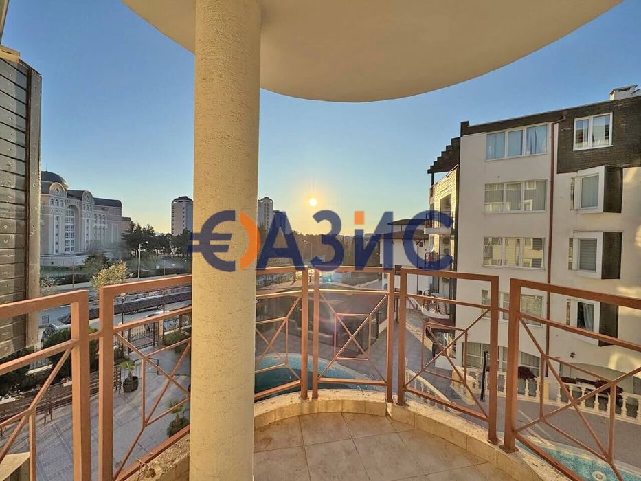 Продава се Двустаен апартамент в Свети Влас - 55 кв.м за 1491 €/кв.м - Снимка #1