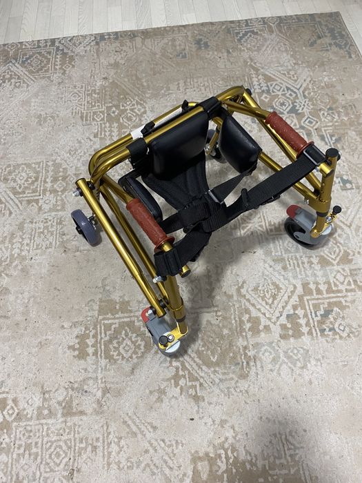 Ходунок детский инвалидн