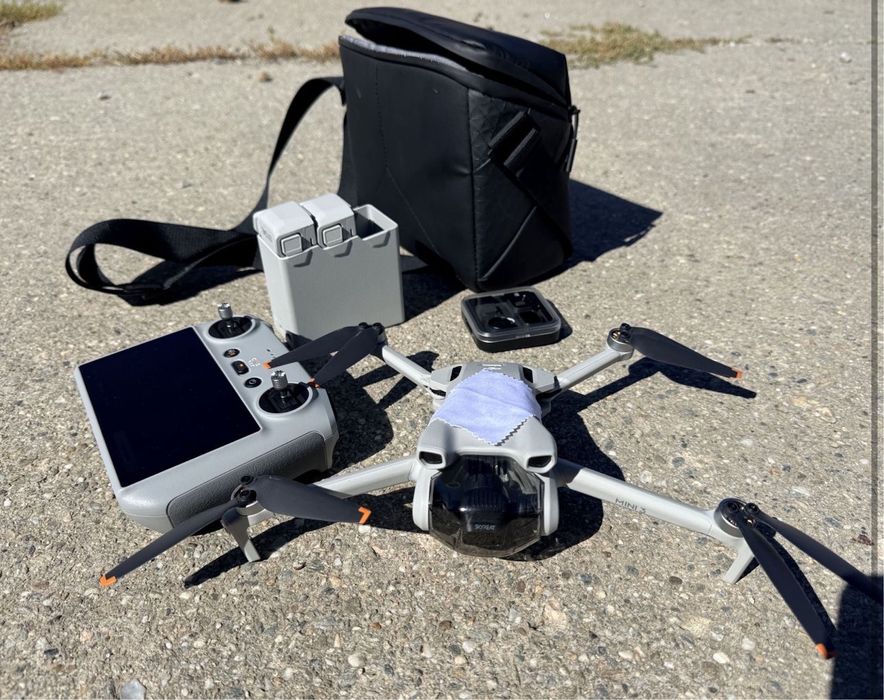 Drona ca noua Dji mini 3 fly combo