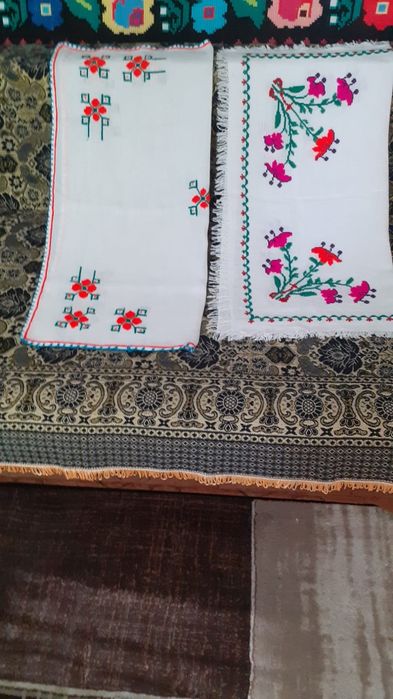 Carpete și fete de masa tradiționale