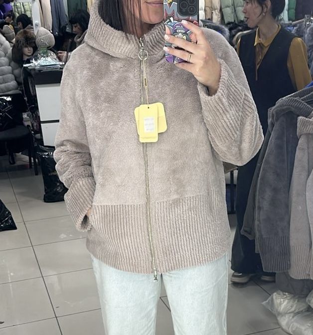 Продам новую женскую куртку альпака