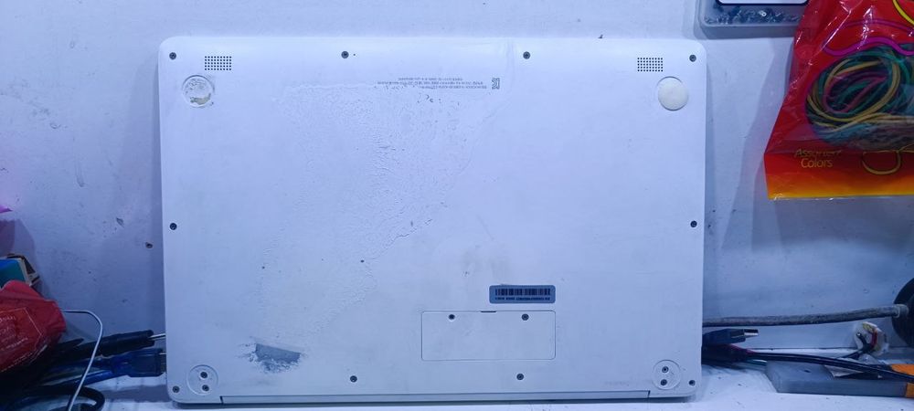 Noutbuk sotiladi ishlashi zur holati yaxshi