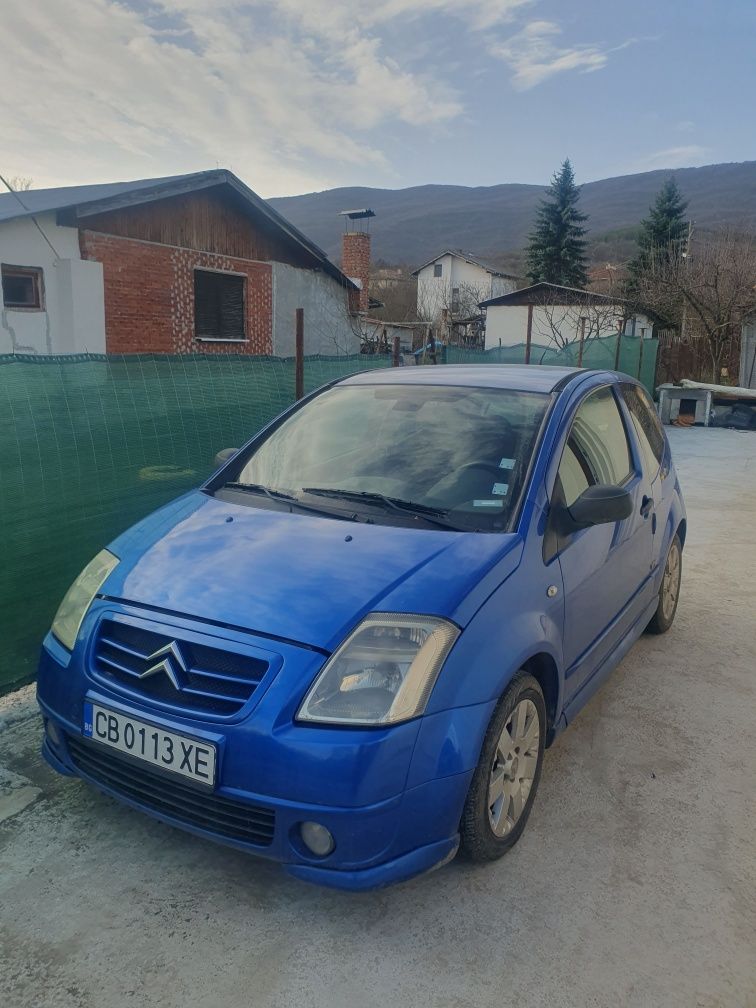 Продавам Ситроен С2