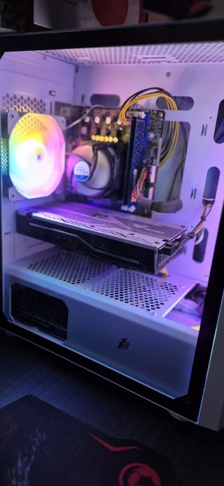 Vând unitate pc-gaming,urgent .