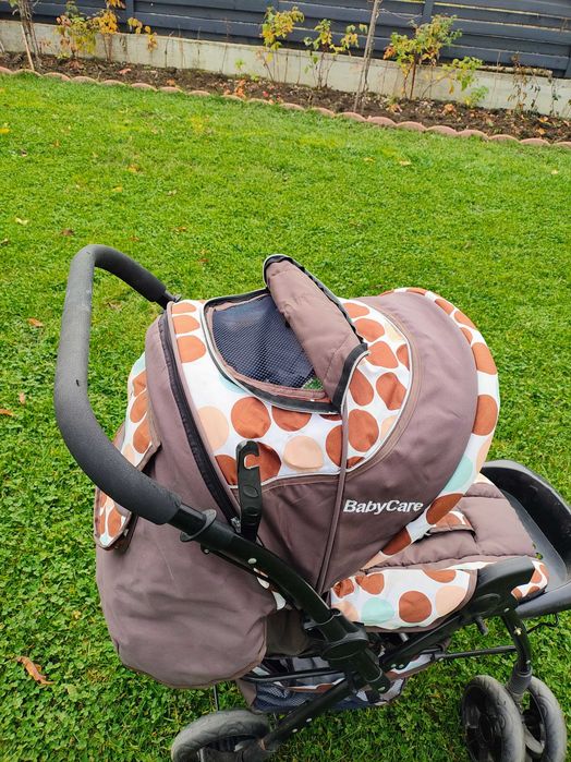 Cărucior pliabil pentru bebe ,,BabyCare"