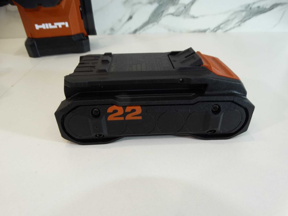 Black November Hilti PM 50 - 22 / Nuron - Мултилинеен лазерен нивелир