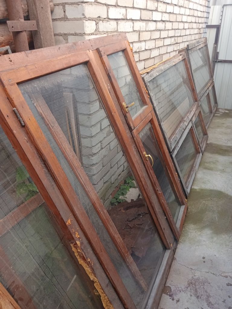Продам оконные рамы бу
