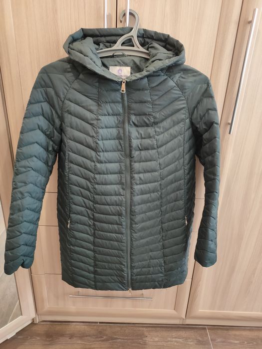 Продам куртку женскую