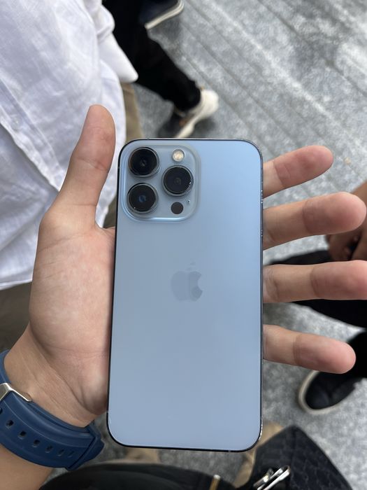 iPhone 13 pro blue