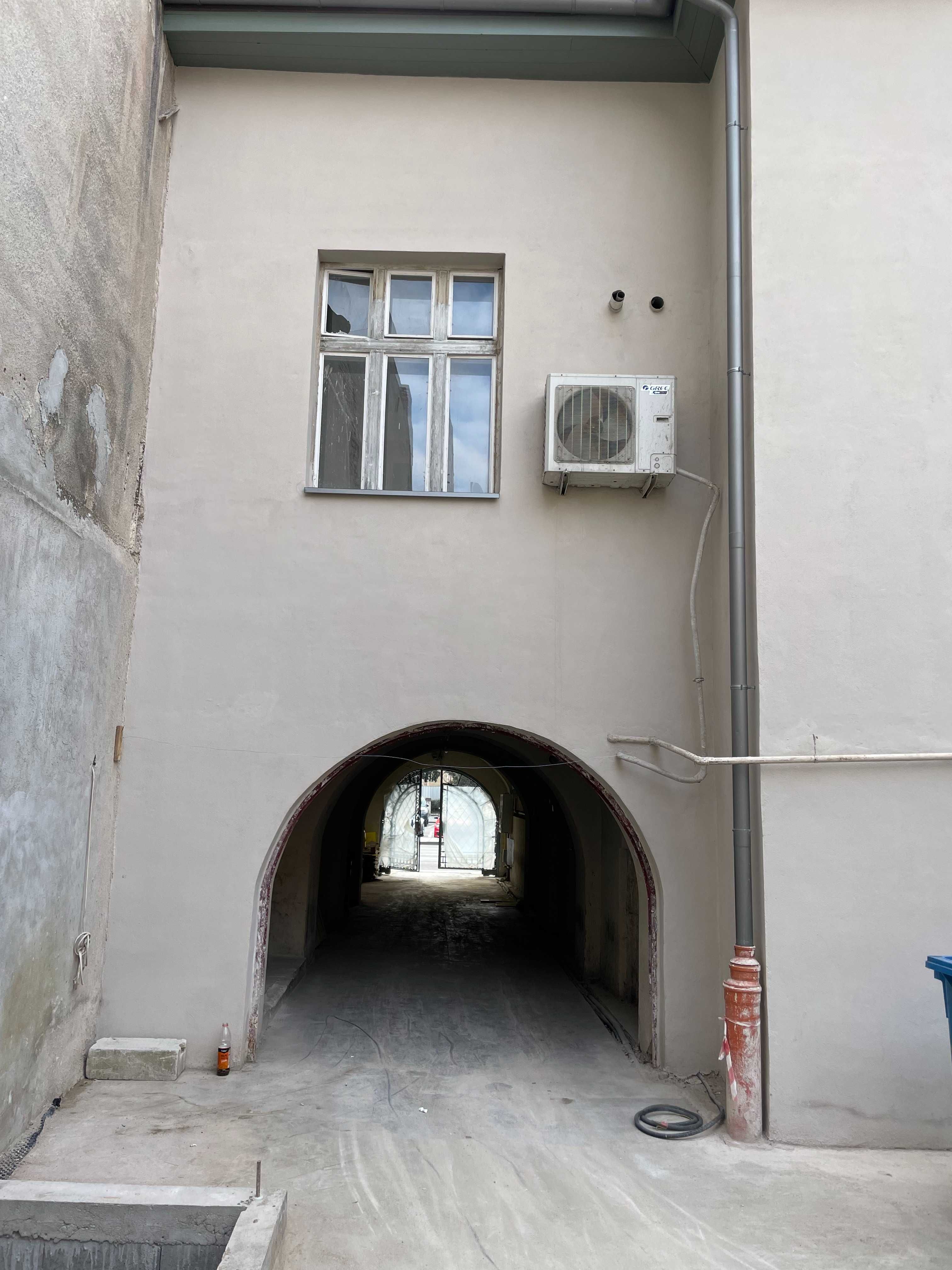 Inchiriem SPATIU COMERCIAL/birou 304mp CENTRU Cluj Pta Unirii19  com0%