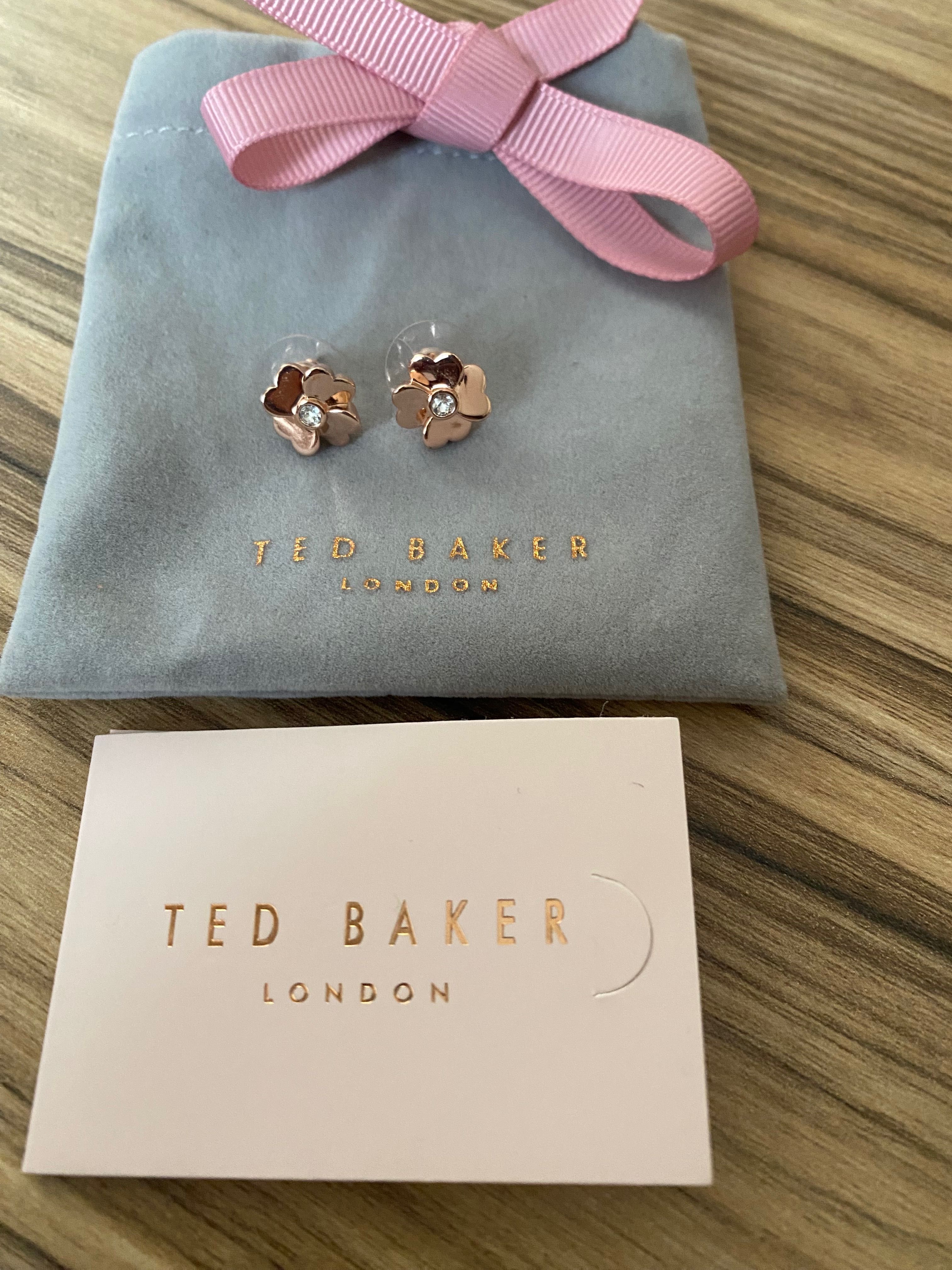 Нови обеци Ted Baker
