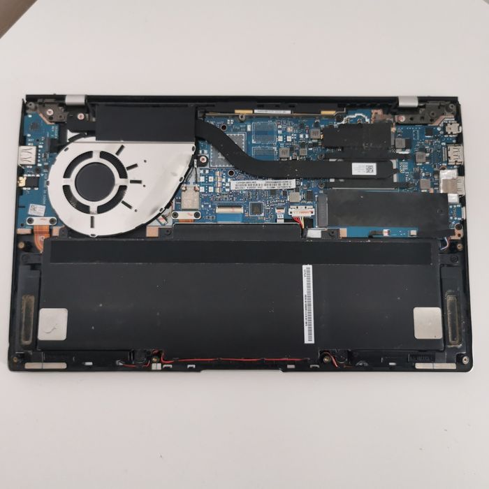 Laptop Asus Zenbook UX333F defect