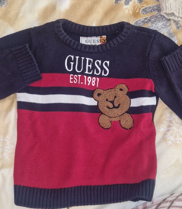 Предлагам 100% оригинални детски дрешки за 3 и 4 годинки Guess Majoral