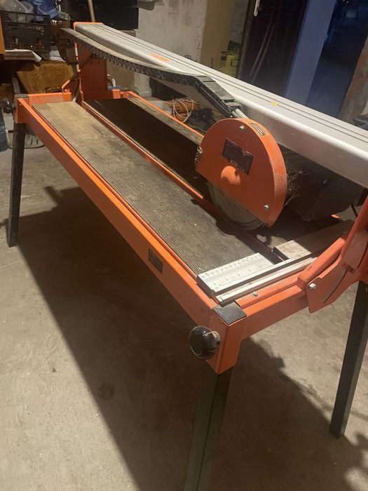 Masina gresi si marmura warning