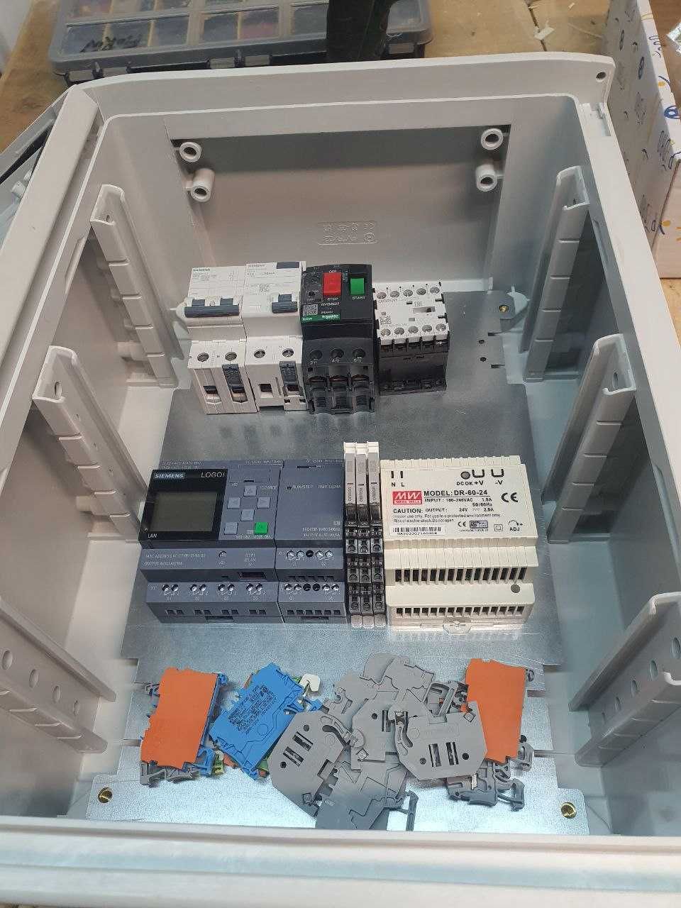 proiectez si realizez programe pentru LOGO! Siemens, HMi, SCADA