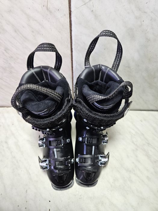 Clapari ski schi  Atomic Hauw mondo  23-23,5 corespunde mărimii 36-37