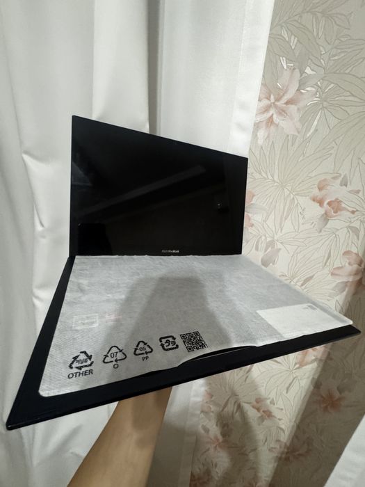 ASUS VivoBook Flip 14 TM420UA почти как новый сенсорный ноутбук