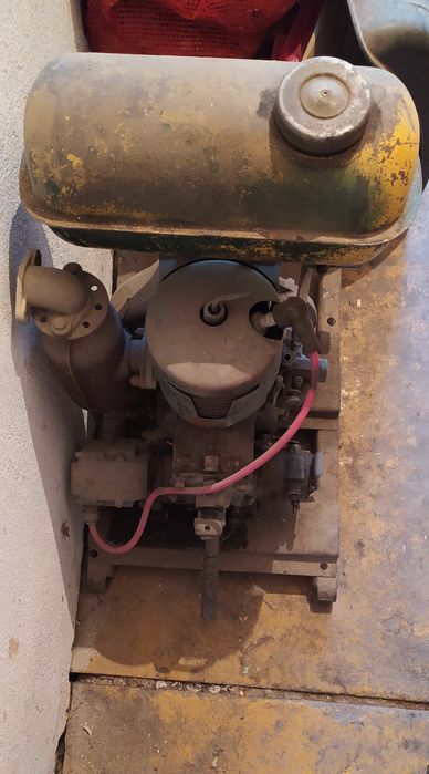 Мото помпа в рабочем состоянии