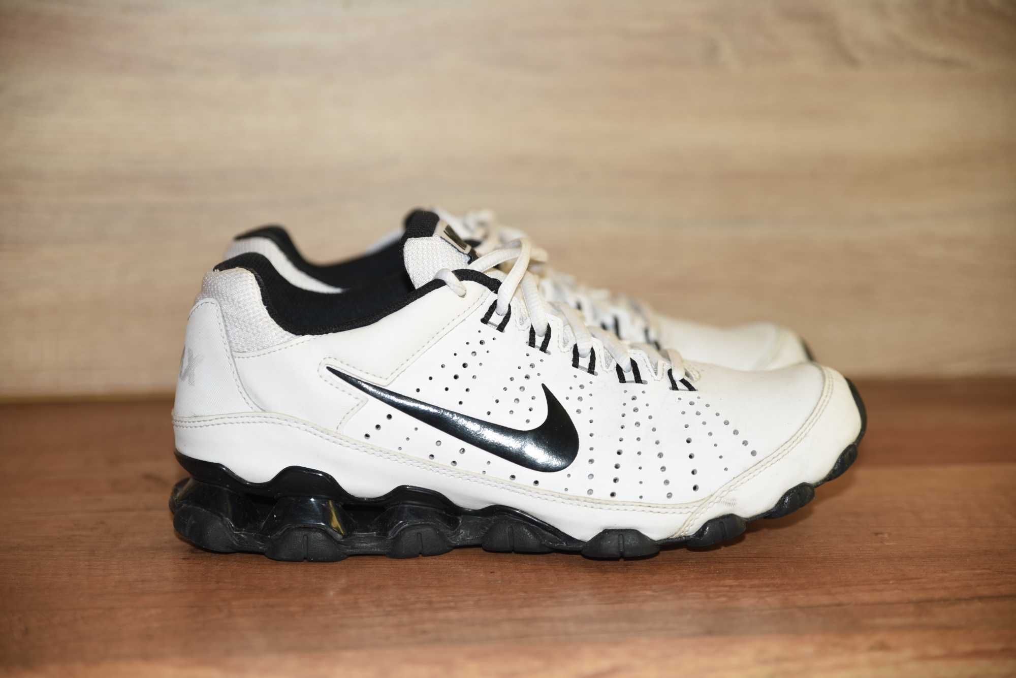 Оригинални маратонки Nike в бяло, размер 41.
