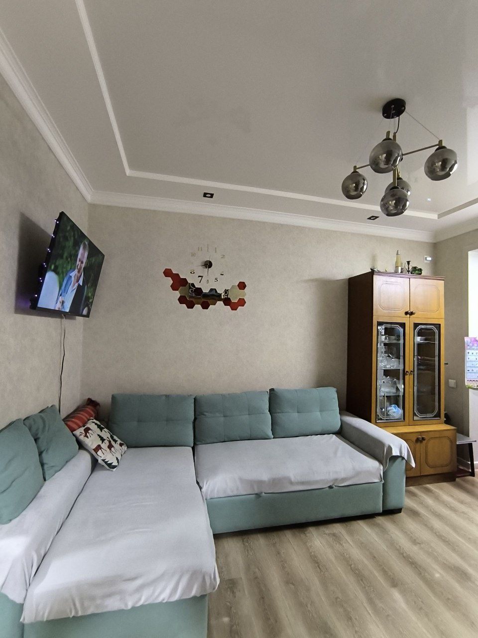 Продам 2 комнатную,Чиланзар 3,Новза метро